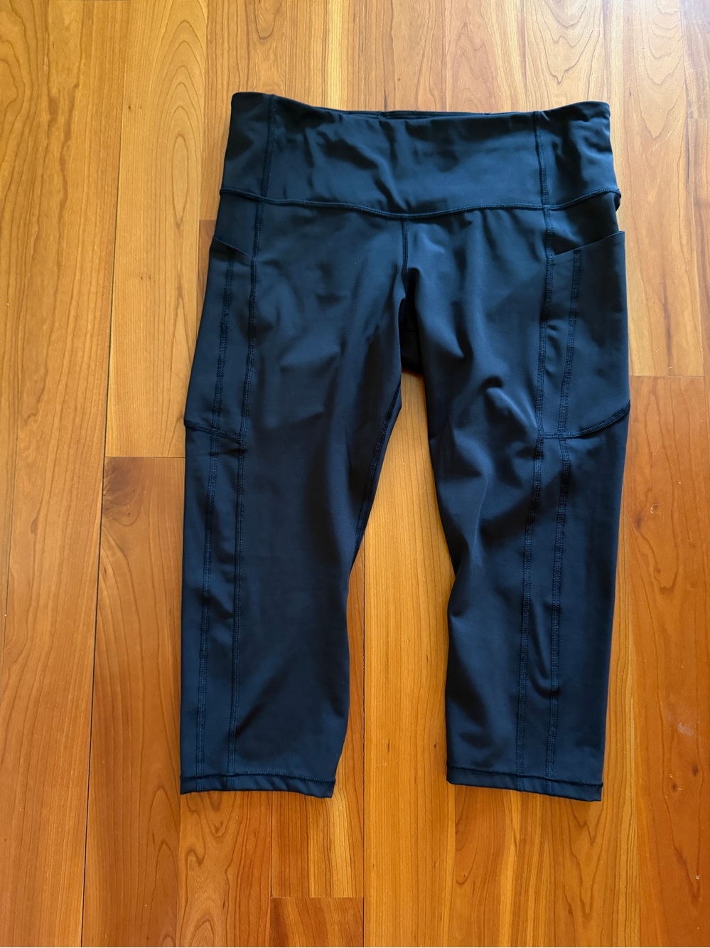 Athleta stash capri gym shorts